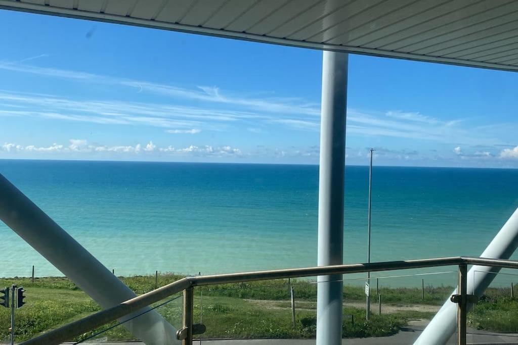 Cliff Heights-beach Front House Near Holiday home *