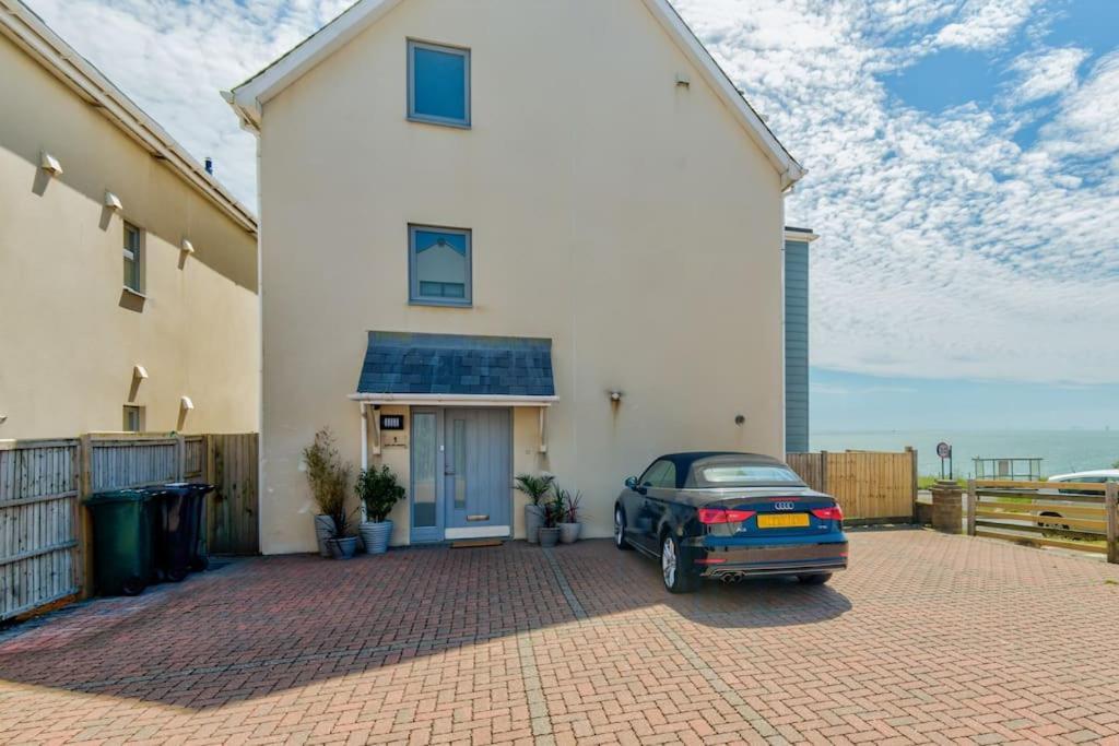 Cliff Heights-beach Front House Near Holiday home Brighton