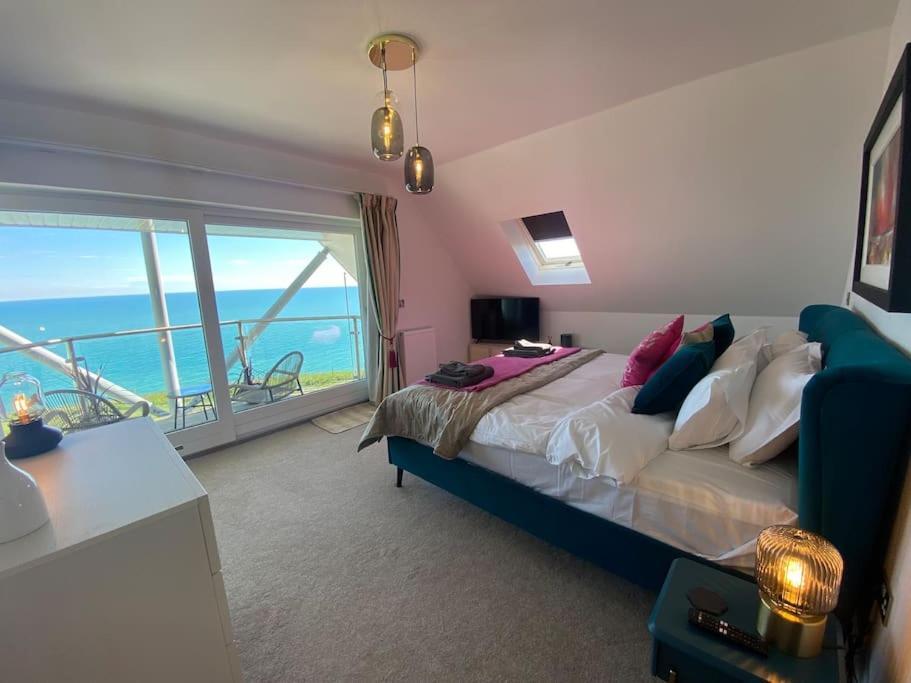 Cliff Heights-beach Front House Near Brighton
